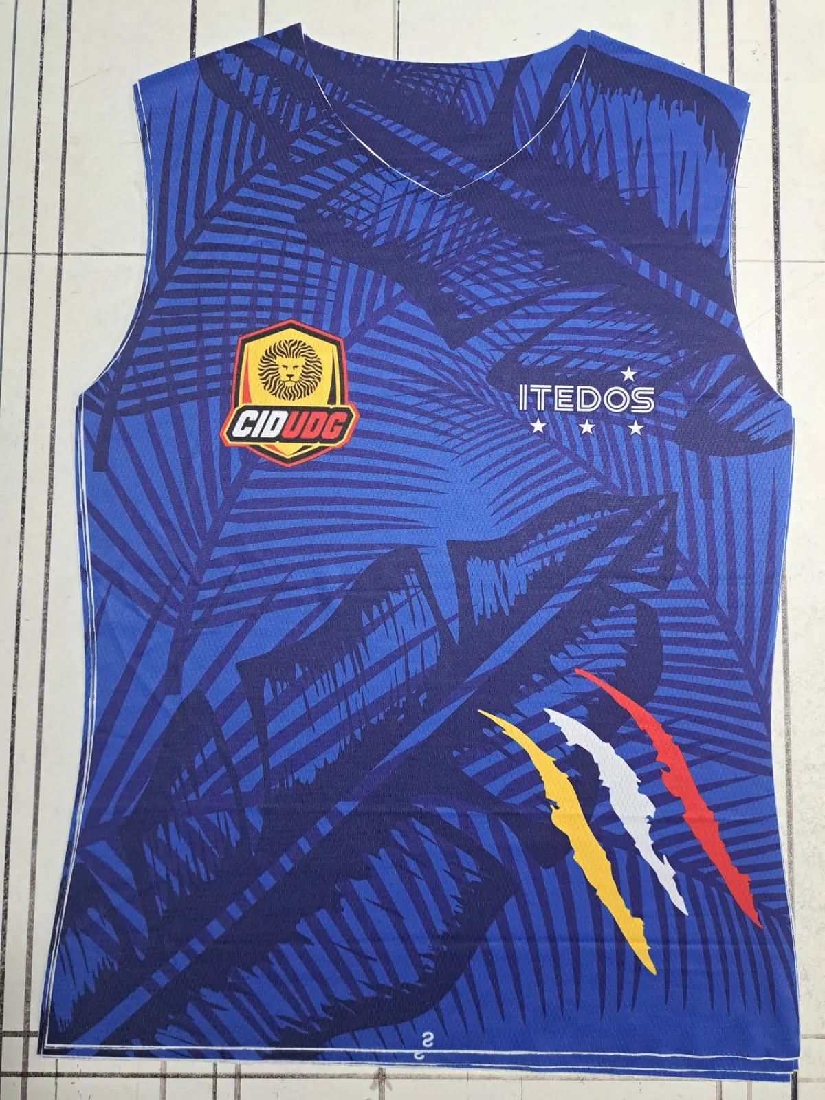 Uniforme sublimado de Leones Negros Tepatitlán, básquetbol