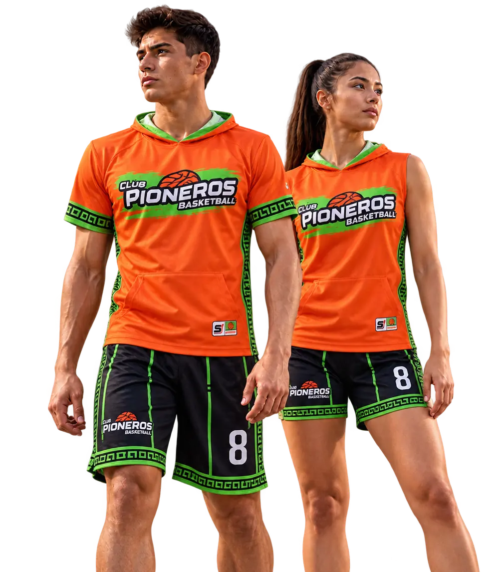 Jugador y jugadora de Club Pioneros Basketball con uniforme sublimado completo naranja y negro